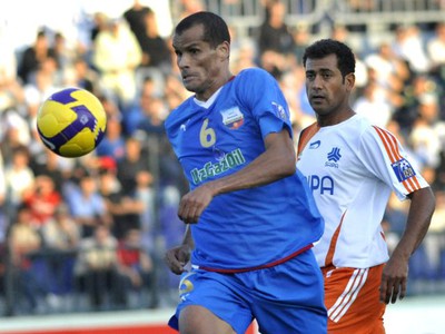 Rivaldo v drese uzbeckého