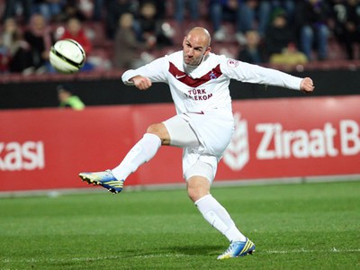 Róbert Vittek v akcii v drese Trabzonsporu