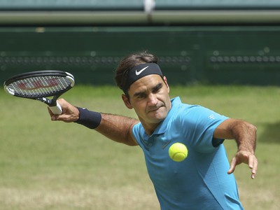 Víťazný odpal Federera