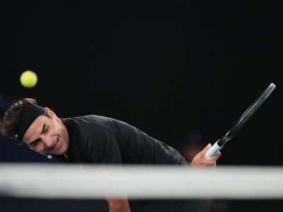 Roger Federer počas exhibičného zápasu