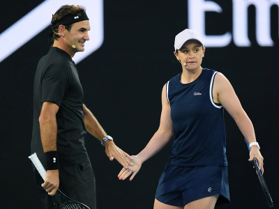 Roger Federer a trojnásobná grandslamová šampiónka Ashleigh Bartyová