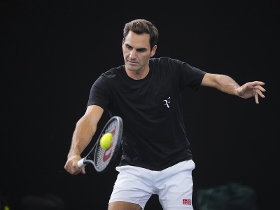 Švajčiarsky tenista Roger Federer počas tréningu pred Laver Cupom v Londýne