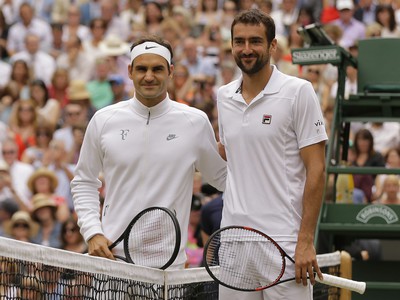Roger Federer a Marin Čilič pred začiatkom finále