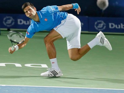 Novak Djokovič v hviezdnom finále v Dubaji nestačil na Federera
