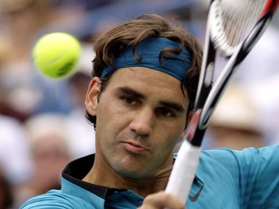Roger Federer v zápase s Novakom Djokovičom na turnaji v Cincinnati