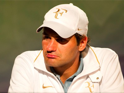 Sklamaný Roger Federer