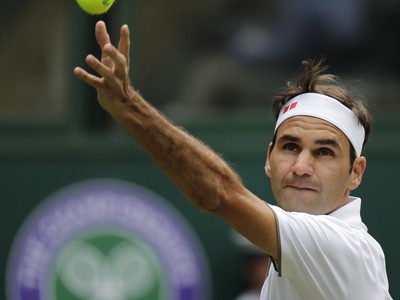 Švajčiarsky tenista Roger Federer v prvom kole Wimbledonu