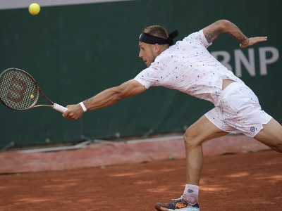 Slovenský tenista Alex Molčan v zápase 1. kola Roland Garros