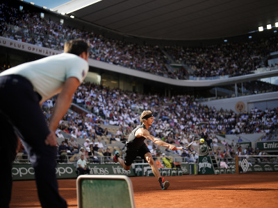 Alexander Zverev počas štvrťfinále Roland Garros