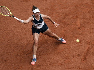 Barbora Krejčíková odvracia úder vo finále Roland Garros