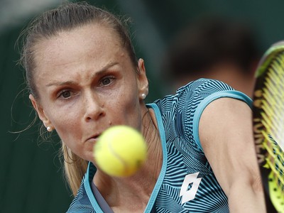 Na snímke slovenská tenistka Magdaléna Rybáriková neuspela v 1. kole dvojhry na grandslamovom turnaji Roland Garros. 