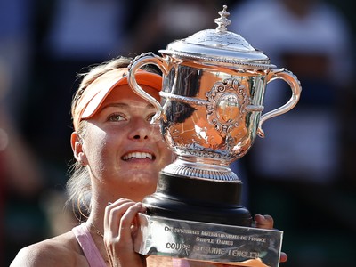 Maria Šarapovová s trofejou