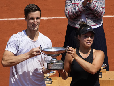 Joe Salisbury a Desirae Krawczyková víťazmi Roland Garros 2021
