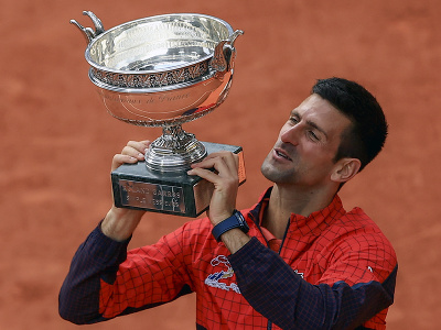 Novak Djokovič sa stal tretíkrát v kariére víťazom Roland Garros a získal rekordný 23. grandslamový titul
