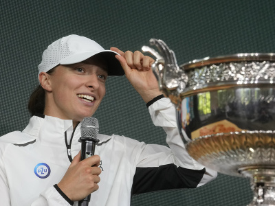 Obhajkyňa trofeje v ženskej dvojhre Iga Swiateková počas žrebu grandslamového turnaja Roland Garros