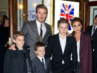 Takmer kompletná rodina Beckhamovcov,