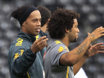 Ronaldinho a Marcelo na