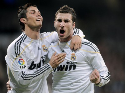 Ronaldo a Higuain