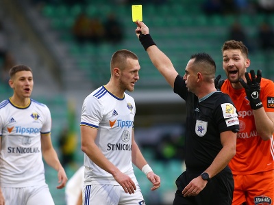 Nespokojnosť hráčov Michaloviec s rozhodnutím rozhodcu o nariadení penalty v nadstavenom čase