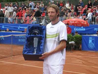 Rubén Ramírez-Hidalgo s trofejou
