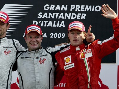 Button, Barichello a Raikkonen na stupňoch víťazov