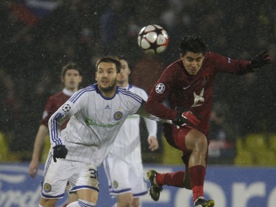 Christian Noboa a Miloš Ninkovič v súboji