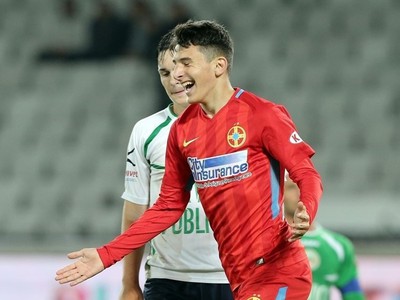Iba 14-ročný Ianis Stoica oslavuje svoj gól pri seniorskom debute