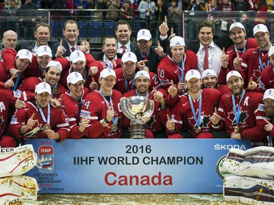 Radosť hráčov Kanady z titulu majstrov sveta