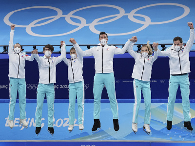  Krasokorčuliari Ruského olympijského výboru získali zlaté medaily v tímovej súťaži na ZOH 2022 v Pekingu