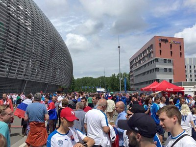Fanúšikovia priamo v Lille pred zápasom Slovensko - Rusko