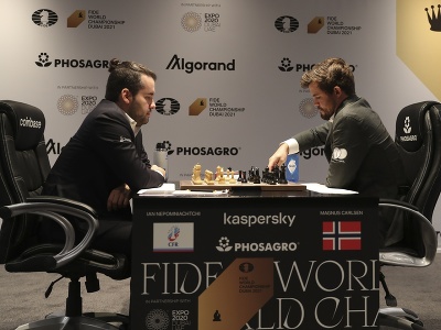 Šiesta partia súboja o titul majstra sveta v šachu medzi ruským vyzývateľom Janom Nepomňaščim a nórskym obhajcom Magnusom Carlsenom