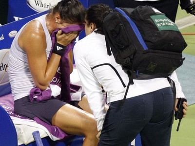 Dinara Safinová v slzách