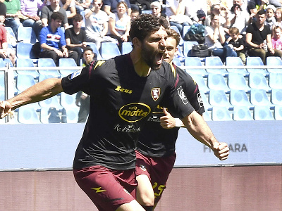 Federico Fazio oslavuje gól