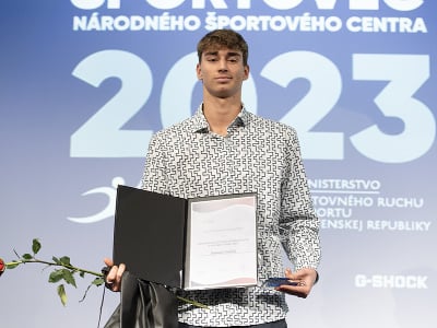 Na snímke plavec Samuel Košťál počas slávnostného odovzdávania ocenení Športovec NŠC 2023 