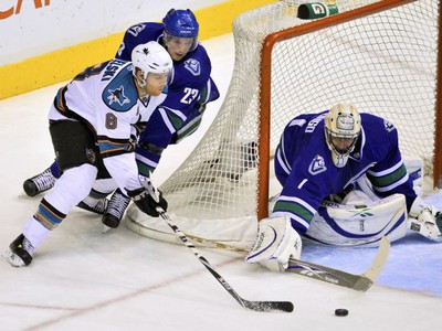 Alexander Edler, Joe Pavelski