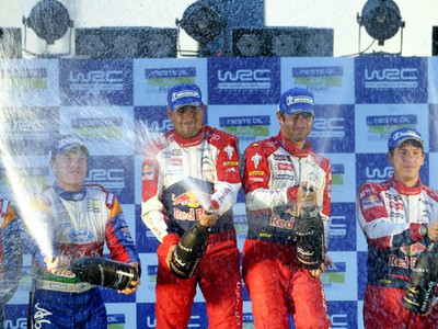 Sébastian Loeb (v strede)