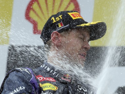 Sebastian Vettel a jeho víťazné oslavy