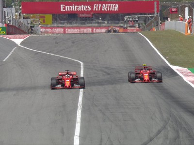 Sebastian Vettel a Charles Leclerc
