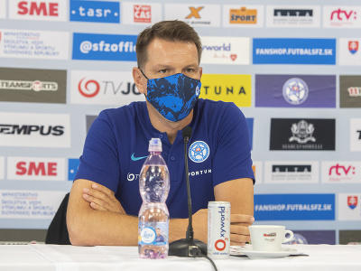 Tréner slovenskej futbalovej reprezentácie Štefan Tarkovič počas tlačovej konferencie pred kvalifikačnými zápasmi na MS 2022 v Rusku a Chorvátsku