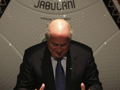 Sepp Blatter s loptou