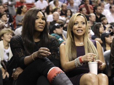 Serena si kráti čas návštevou zápasov NBA