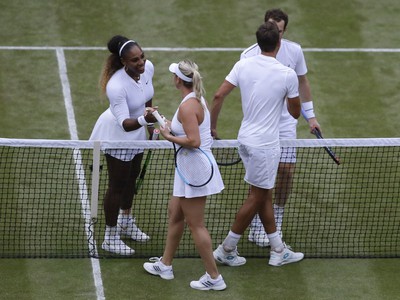 Andy Murray a Serena Williamsová pokračujú vo wimbledonskom mixe na víťaznej vlne