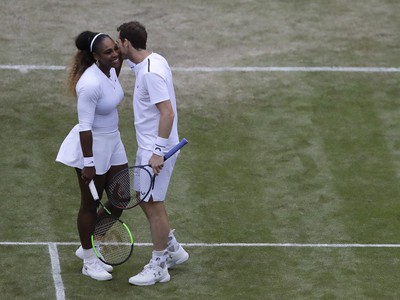 Andy Murray a Serena Williamsová odštartovali na Wimbledone víťazne