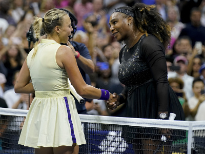 Anett Kontaveitová a Serena Williamsová