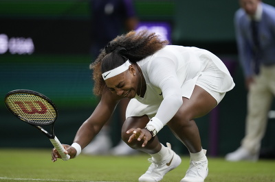 Serena Williamsová v slzách po zranení na tohtoročnom Wimbledone