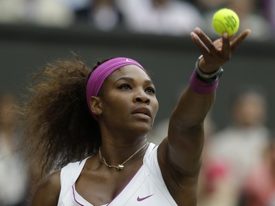 Podávajúca Serena Williamsová