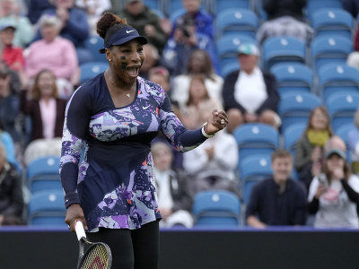 Americká tenistka Serena Williamsová sa po ročnej pauze vrátila na dvorce víťazstvom