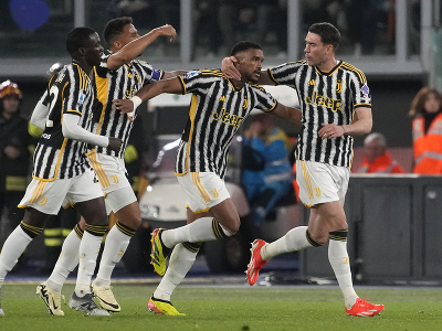 Radujúci sa futbalisti Juventusu,