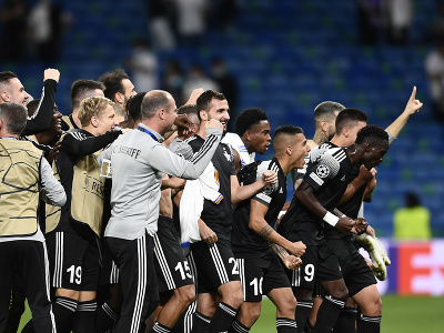Futbalisti Šeriffu Tiraspoľ sa radujú po výhre nad Realom Madrid