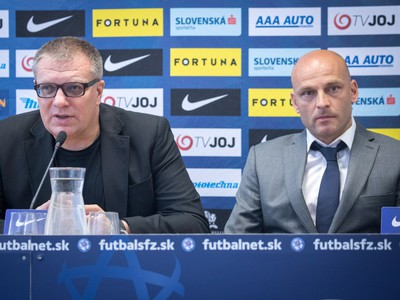 Prezident SFZ Ján Kováčik a novovymenovaný tréner slovenskej futbalovej reprezentácie do 21 rokov Adrián Guľa 